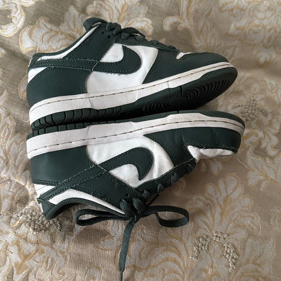 Nike dunk lows size 1Y - Picture 5 of 6